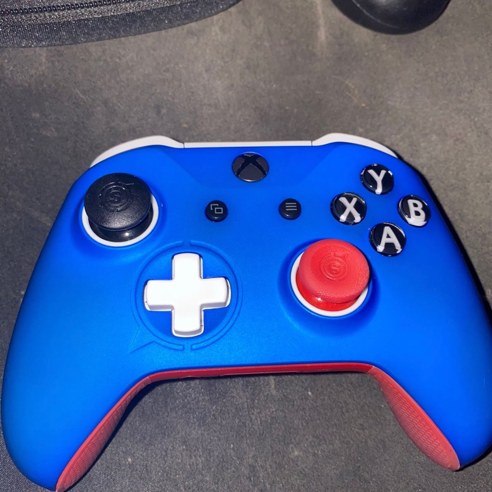 Scuf prestige xbox controller red and blue